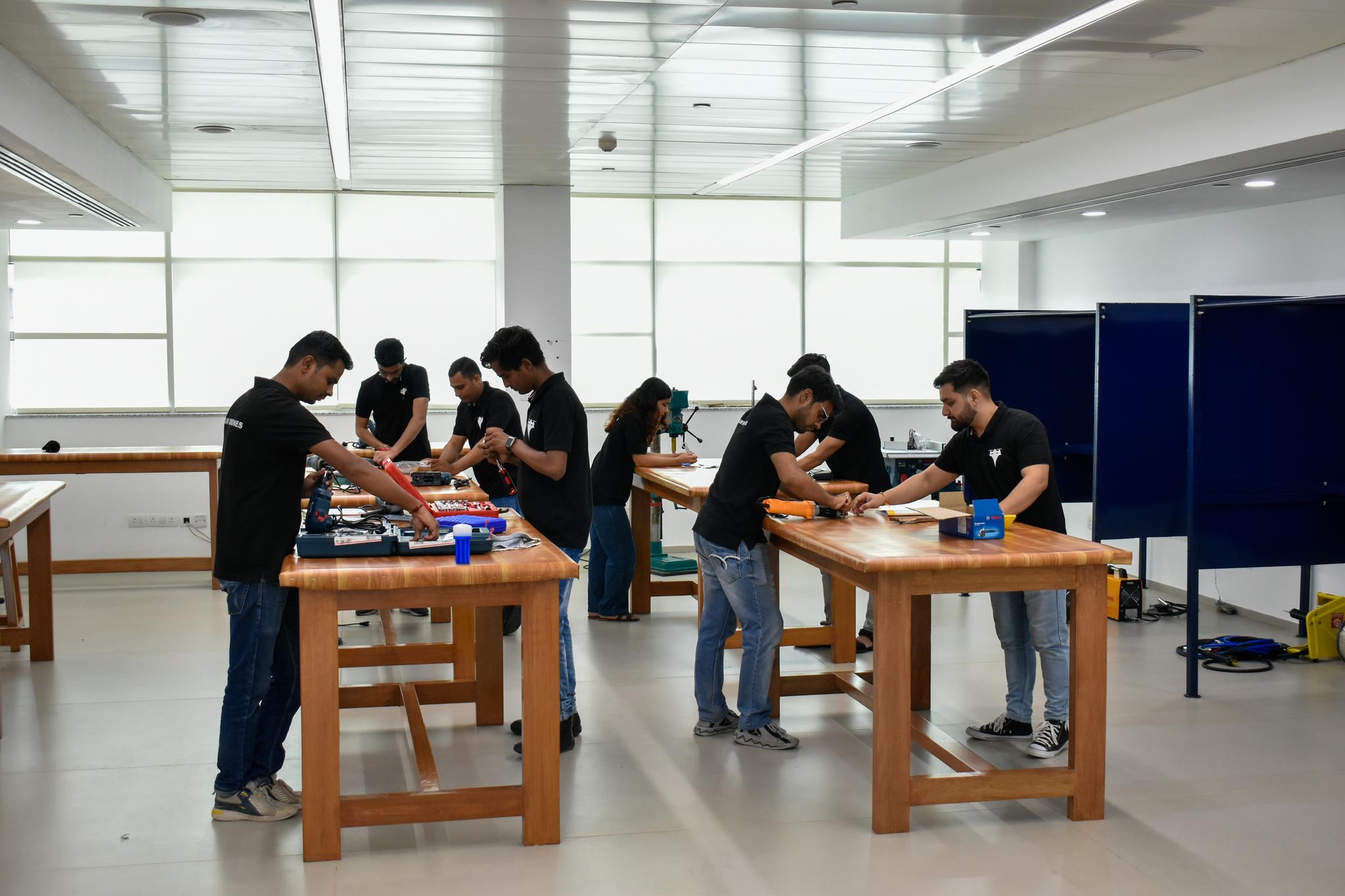 Training at Droneco, Advanced air mobility for logistics, delivery, and more.